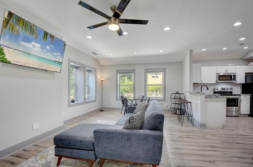 99 Holly Rd, Atlanta GA 30314-2002 exterior