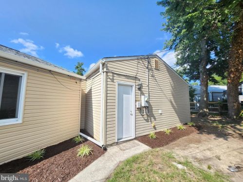 900 Edgerly Rd, Glen Burnie MD 21060-7305 exterior