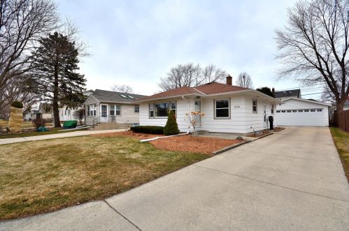 1000 111, Milwaukee WI 53214-2358 exterior