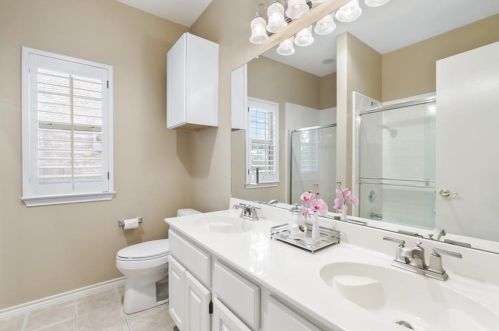 3006 Barton Pt Dr, Austin TX 78733-6322 exterior