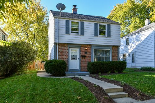 6417 Locust St, Milwaukee, WI 53210-1348