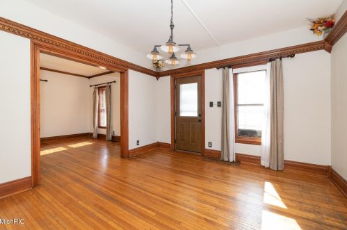 1104 Hoffman St, Three Rivers MI 49093-1017 exterior