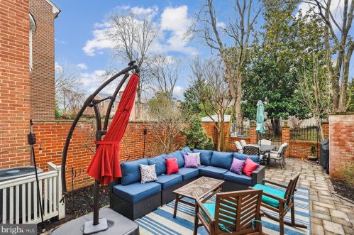 1715 Belle Haven Rd, Alexandria VA  22307-1223 exterior