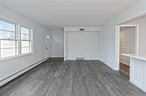 46 Cooper Ave, Wallingford CT  06492-3956 exterior