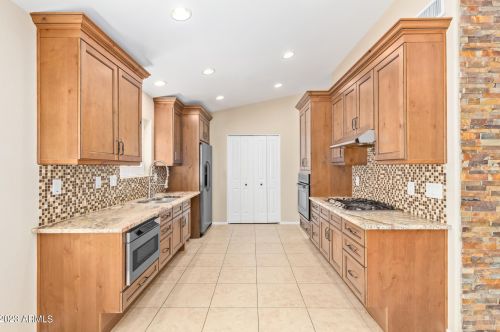 21823 48th Pl, Phoenix, AZ 85054-6703