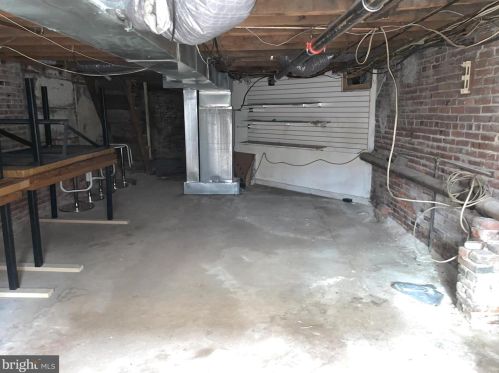 520 4 St, Philadelphia PA 19140-2417 exterior