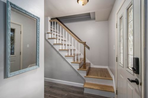 223 Barberry Ave, Kalamazoo MI 49002-6205 exterior