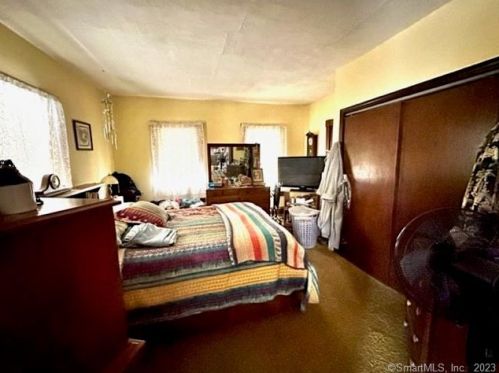 64 Prospect Ave, Killingly CT 06239-2734 exterior