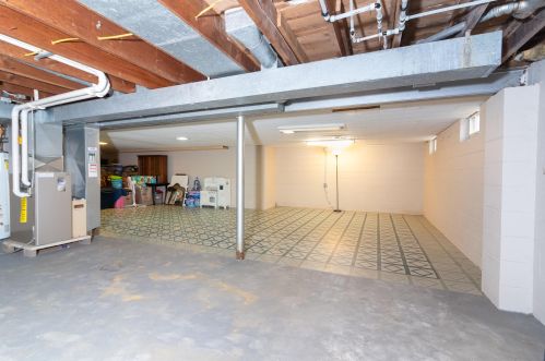 8733 Spruce Rd, Milwaukee WI 53217-1520 exterior