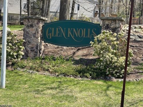 17 Spring Ave, Sparta, NJ 07871-3731