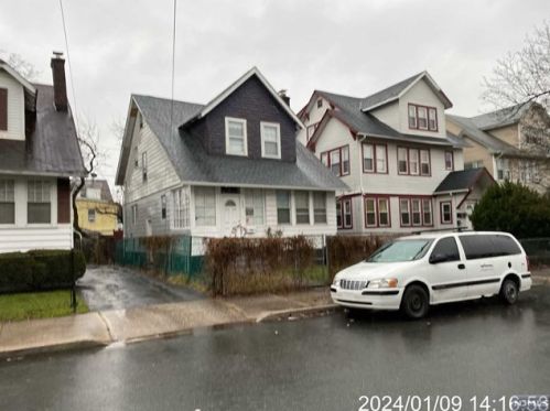 174 Shephard Ave, Newark, NJ 07112-2022