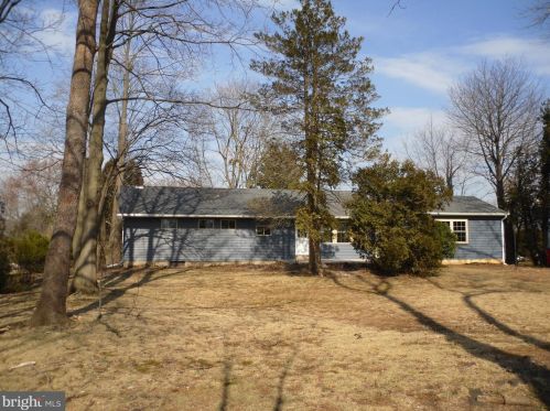 197 Acorn Dr, Warminster PA 18974-3705 exterior