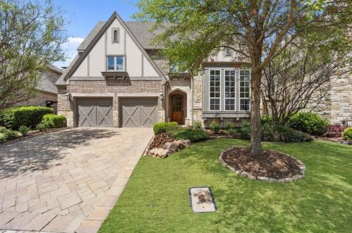 637 Clearwater Dr, Irving TX  75039-3651 exterior