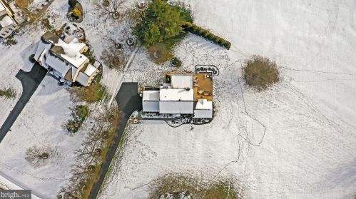 19840 Meredith Dr, Rockville MD 20855-2426 exterior