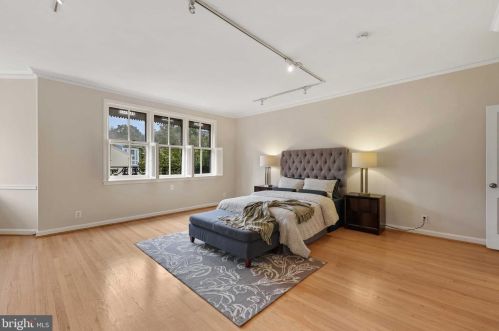 2731 Dumbarton St, Washington DC 20007-3336 exterior