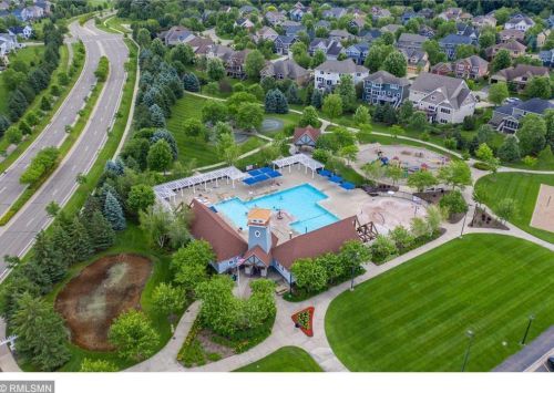 1710 Bluewater Ln, Saint Paul MN 55129-6236 exterior