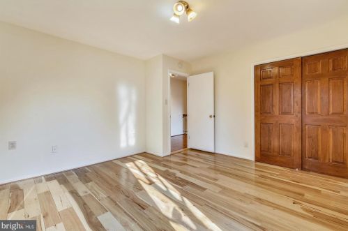 1904 Dundee Rd, Rockville MD 20850-3135 exterior