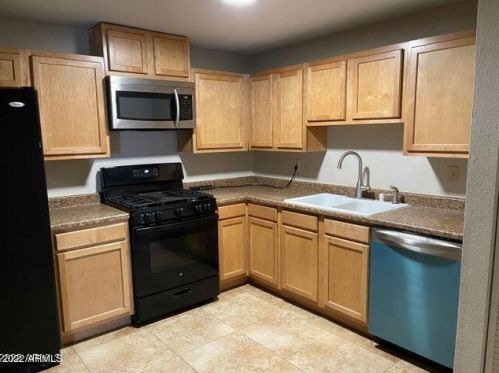 4202 72nd Ln, Phoenix AZ  85033-3111 exterior