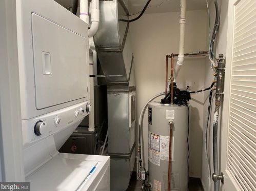 864 19th St, Philadelphia PA 19130-2022 exterior