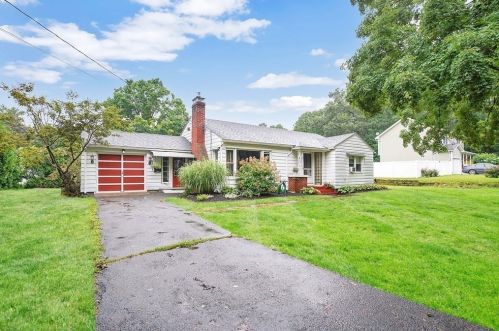 145 Devens St, Springfield, MA 01151-2305