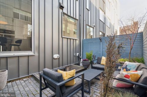 1114 Bodine St, Philadelphia PA  19147-5306 exterior