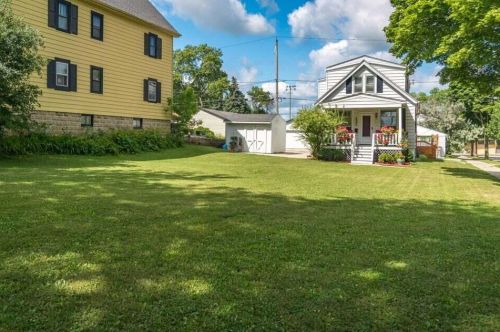 131 79th St, Milwaukee WI 53213-1413 exterior