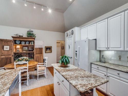 7123 Elm Creek Ln, Dallas TX  75252-2770 exterior