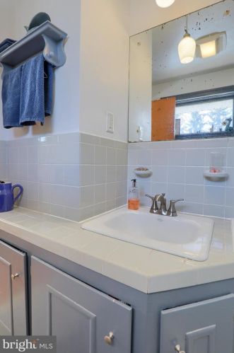 306 Blf Vw Dr, Lancaster PA 17601-4136 exterior