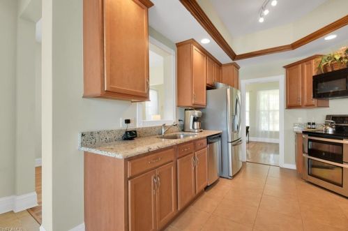 8509 Deimille Ct, Naples FL 34114-2713 exterior