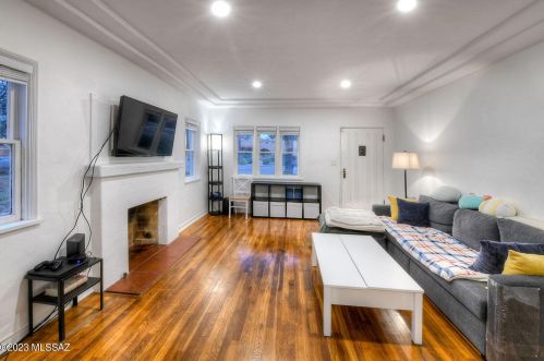 2015 8 St, Tucson AZ 85719-5515 exterior