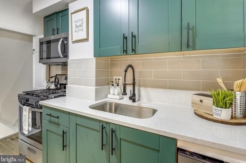 3437 24th St, Washington DC 20020-1901 exterior