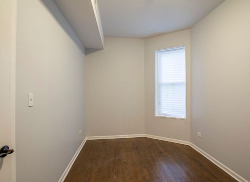 614 Lockwood Ave, Chicago IL 60638-1712 exterior