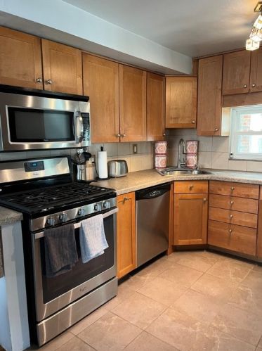 150 Quail Dr, Pittsburgh, PA 15235-4458