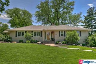 9265 Pine Cir, Omaha, NE 68124-1246