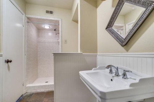 6937 Delmeta Dr, Dallas TX 75248-5529 exterior