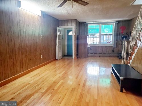 1147 8th St, Philadelphia, PA 19147-5132