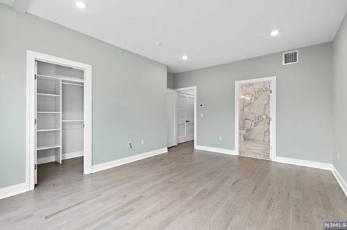 57 Lincoln Ave, Cliffside Park NJ 07010-1820 exterior