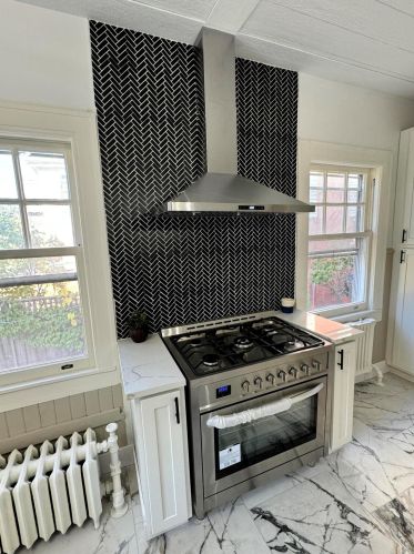 3225 Hackett Ave, Milwaukee WI 53211-3140 exterior