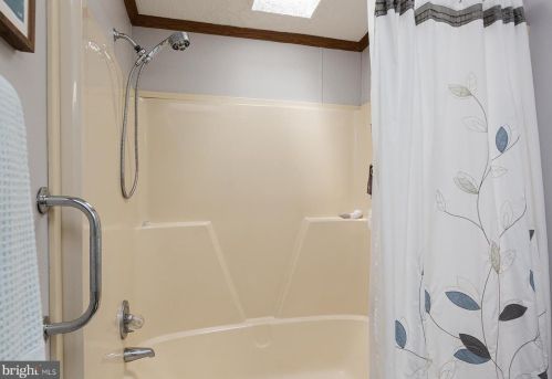 518 Pheasant Rdg Cir, Lancaster PA exterior