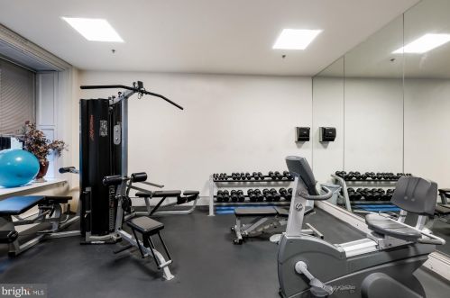 1001 Chestnut St, Philadelphia PA  19107-4219 exterior