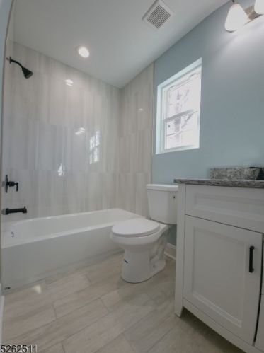 1996 Price St, Rahway NJ 07065-4423 exterior