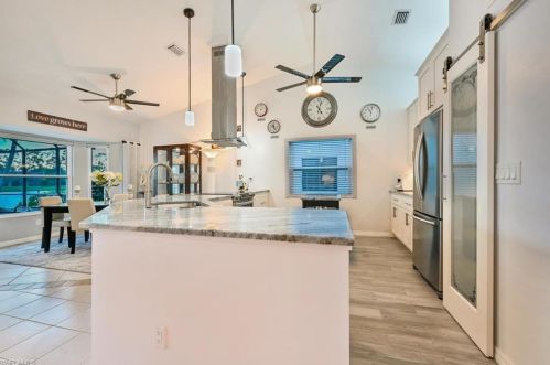 1360 Monarch Cir, Naples FL 34116-6615 exterior