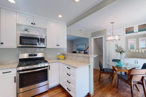 273 Berkley Ave, Elmhurst IL 60126-3167 exterior