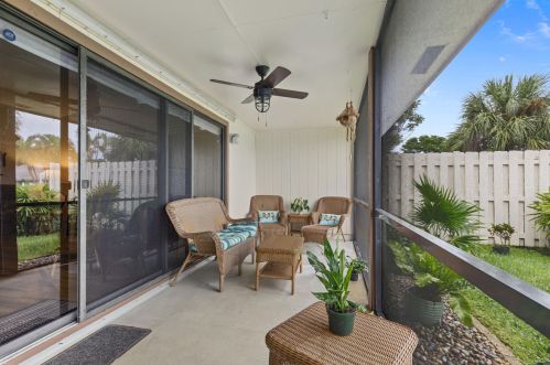 5 Mayfair Ln, Boynton Beach FL 33426-7717 exterior