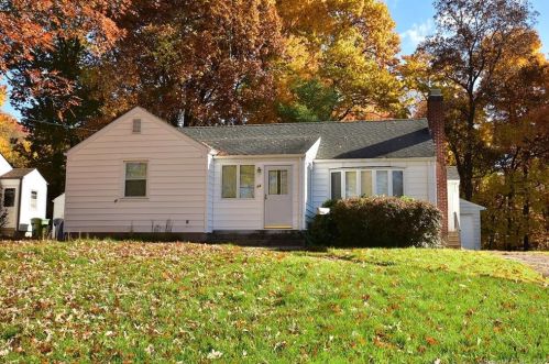 34 Woodland St, Windsor, CT 06095-4249