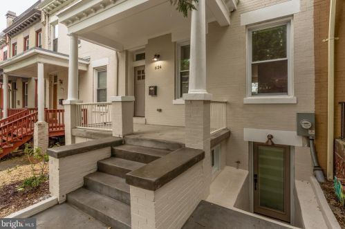 624 Kenyon St, Washington DC  20010-2910 exterior