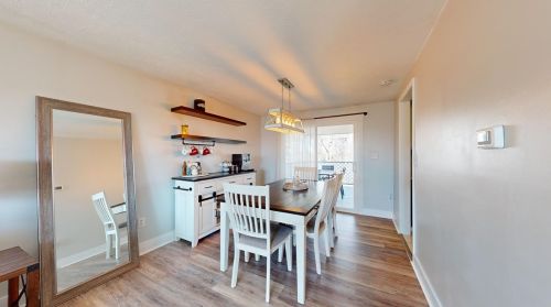 613 Meade Dr, Moon Twp PA  15108-9668 exterior