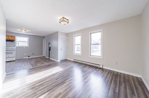 95 Dawes St, Springfield MA 01109-3042 exterior