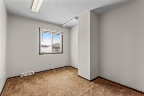 463 Dorland Ct, Saint Paul MN 55119-5503 exterior