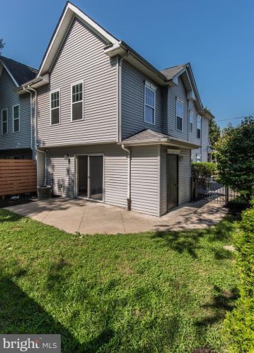 1915 Franklin St, Philadelphia PA 19122-2015 exterior